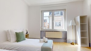 3 habitaciones, tabla de planchar con plancha y wifi gratis 