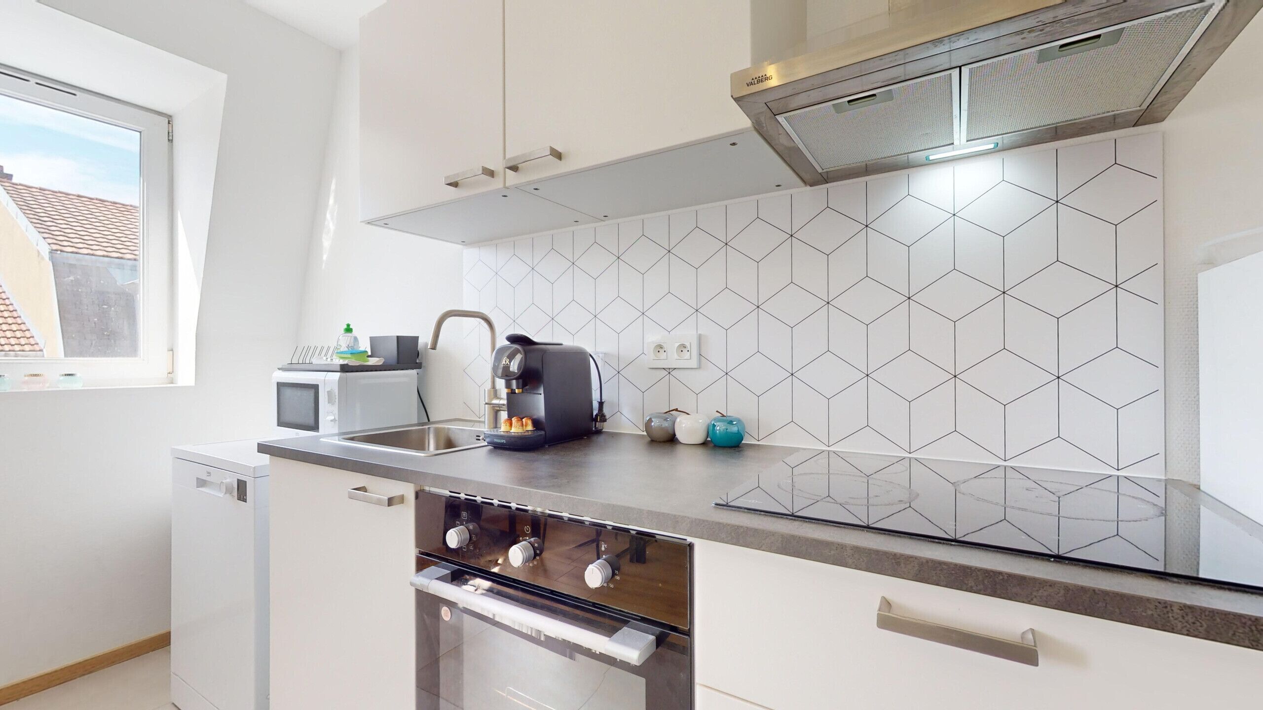 Réfrigérateur, micro-ondes, four, lave-vaisselle