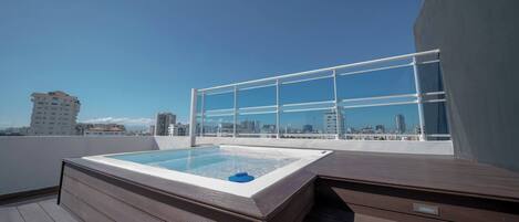 Appartement, 1 chambre, accessible aux personnes à mobilité réduite, fumeur | Piscine | Piscine extérieure