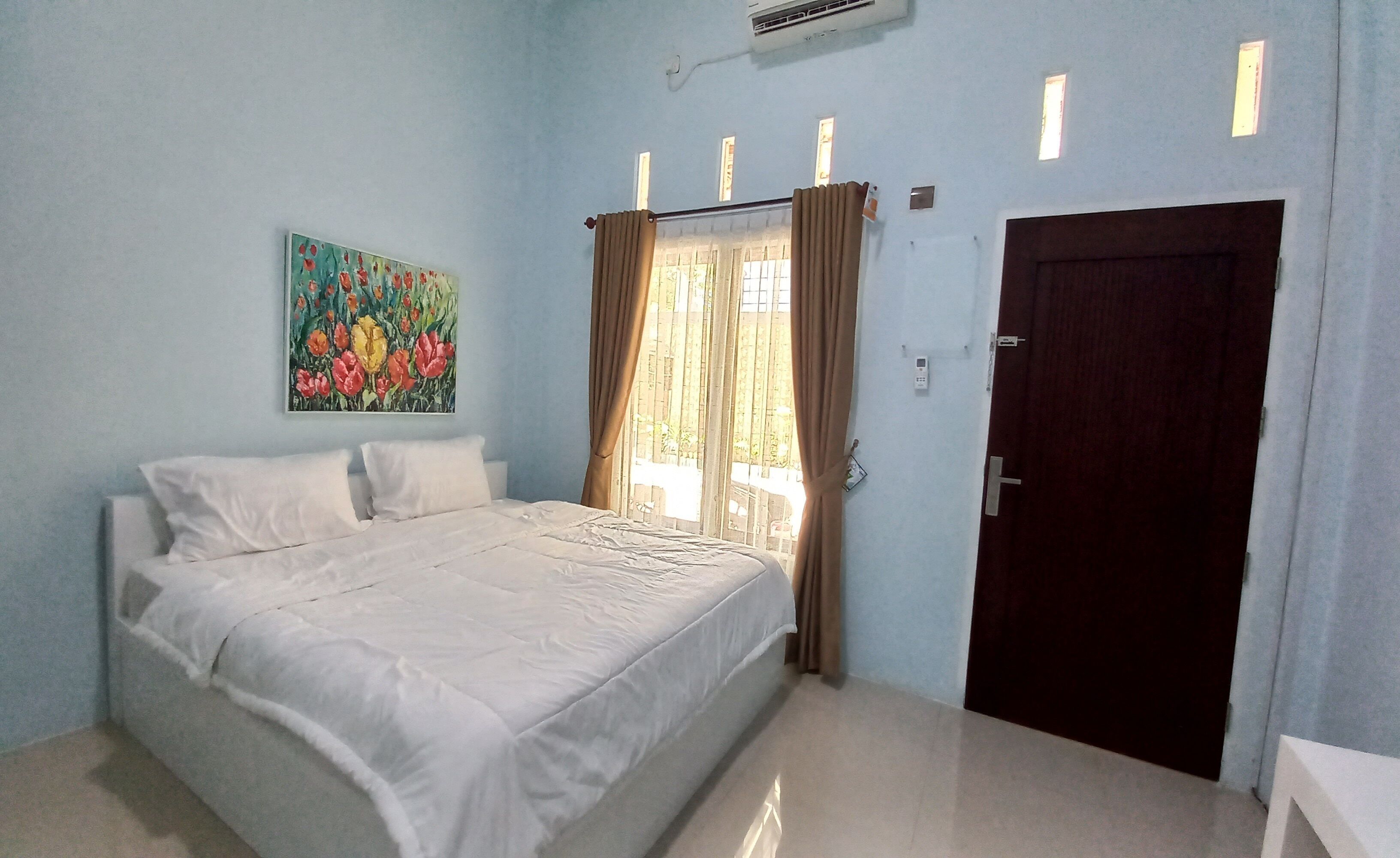 Deluxe Double Room | Desk, laptop workspace, bed sheets