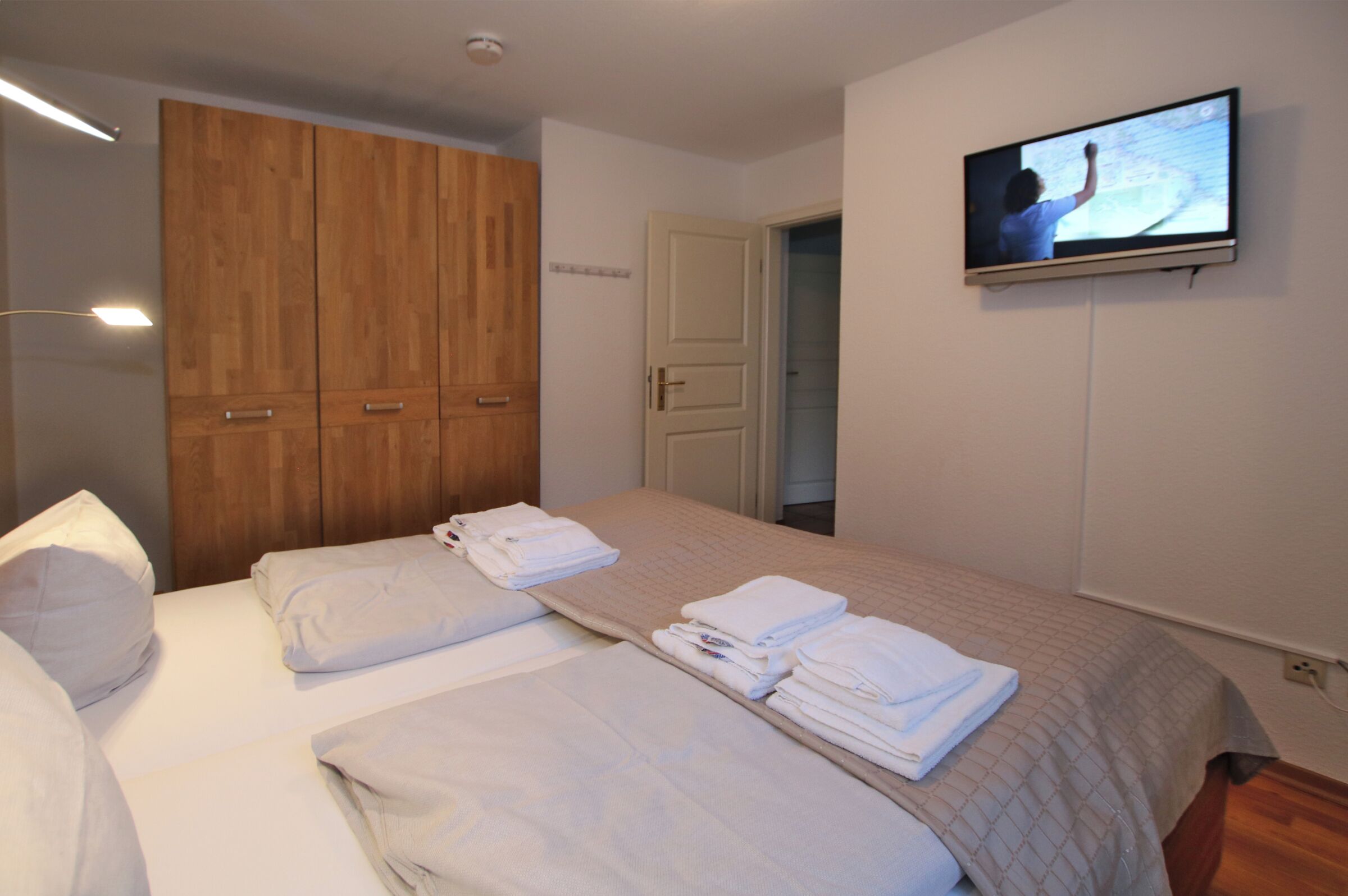 2 bedrooms, iron/ironing board, free WiFi