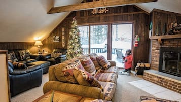 Télévision, cheminée, jeux vidéo, chaßne hi-fi