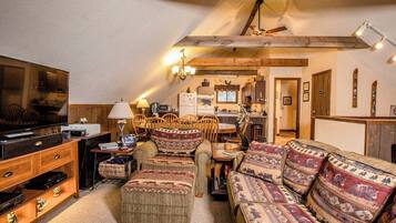 Télévision, cheminée, jeux vidéo, chaßne hi-fi