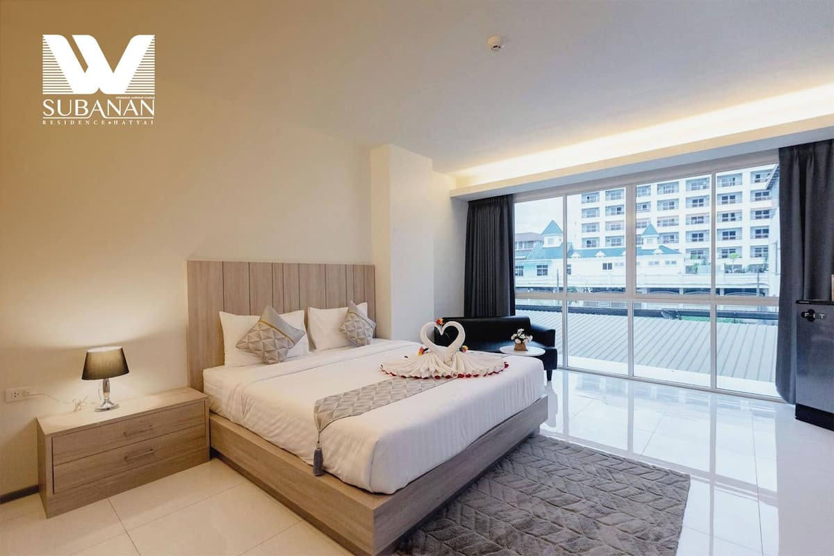 Family Room, Non Smoking, City View