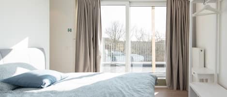 5 Schlafzimmer, Schreibtisch, WLAN
