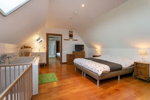 6 habitaciones, escritorio, cuna de viaje y wifi 