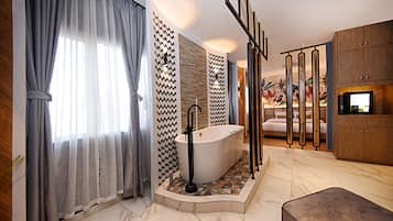 Penthouse | 1 bedroom, premium bedding, memory-foam beds, minibar