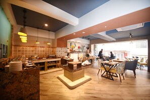 Free daily buffet breakfast