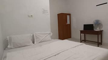 Economy Double Room | Desk, laptop workspace, blackout drapes, free WiFi