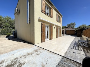 Esterni