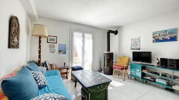 Télévision, table de tennis de table