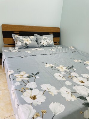 4 chambres, fer et planche à repasser, Wi-Fi, literie fournie