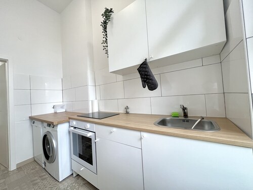 Jungle Retreat Apartment in Bremen neighborhood