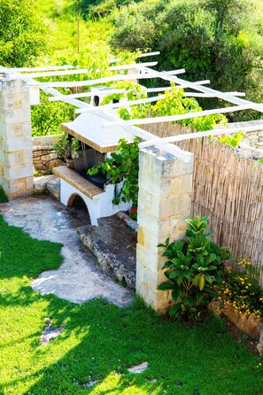 Villa, 3 Bedrooms, Private Pool, Garden View | Property grounds