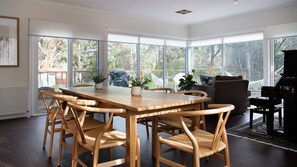 Dining - Hepburn Springs Retreat- stylish & light-filled (Hepburn Springs)