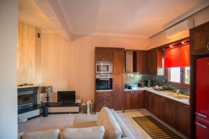 Apartament, 2 dormitoris, balcó, vistes a la ciutat | Cuina privada