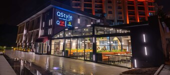 Q Style Hotel