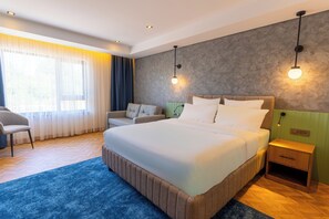 华丽双人房或双床房 | 高档床上用品、办公桌、笔记本电脑工作区、熨斗/熨板