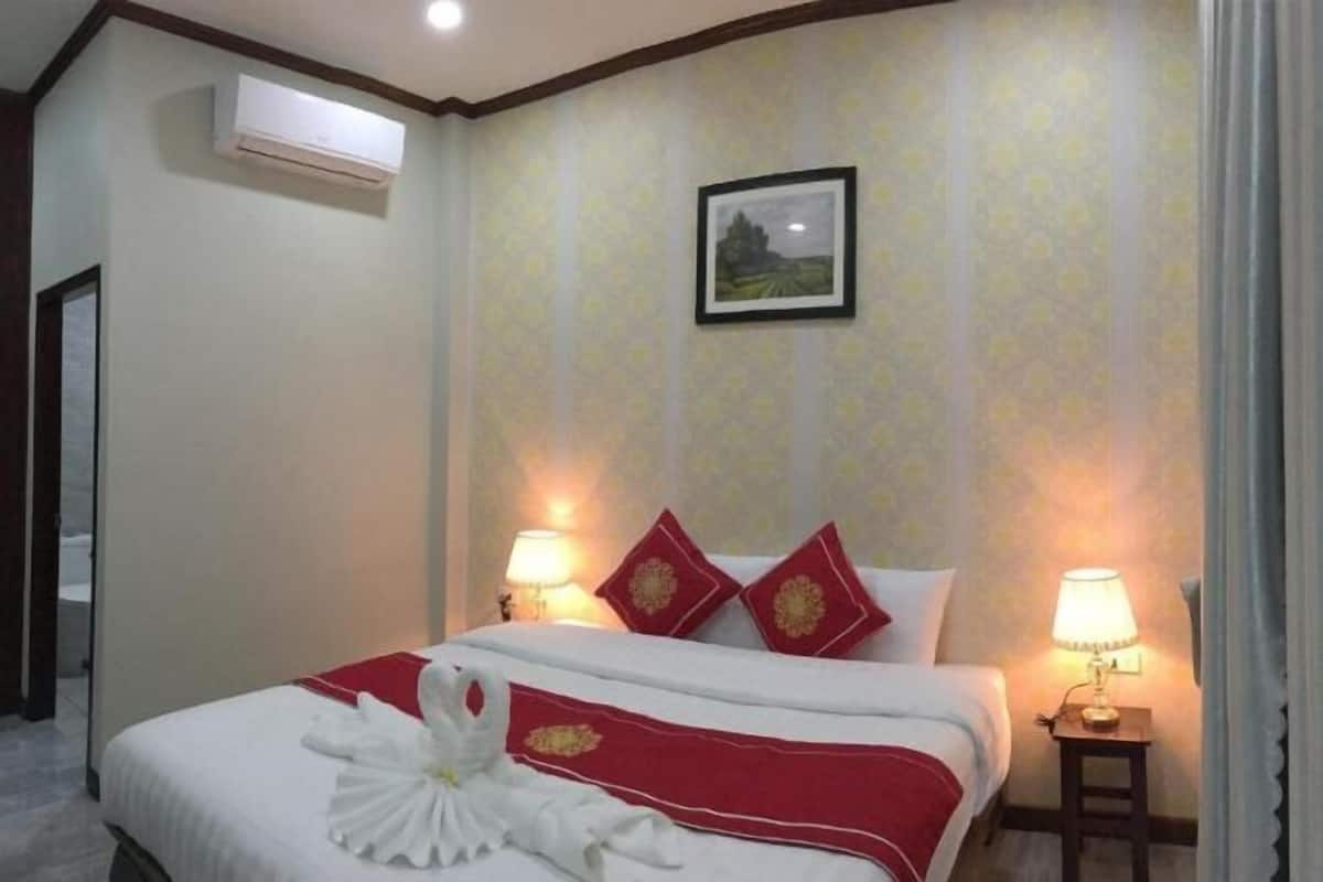 Roupas de cama premium, edredons de pluma, cofres nos quartos