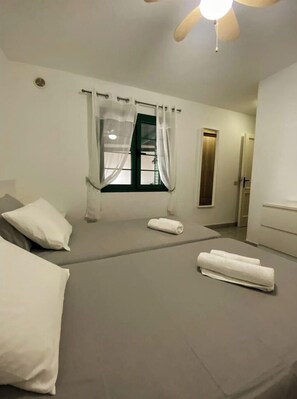 1 makuuhuone, silitysrauta/-lauta, vauvan matkasänky, ilmainen Wi-Fi