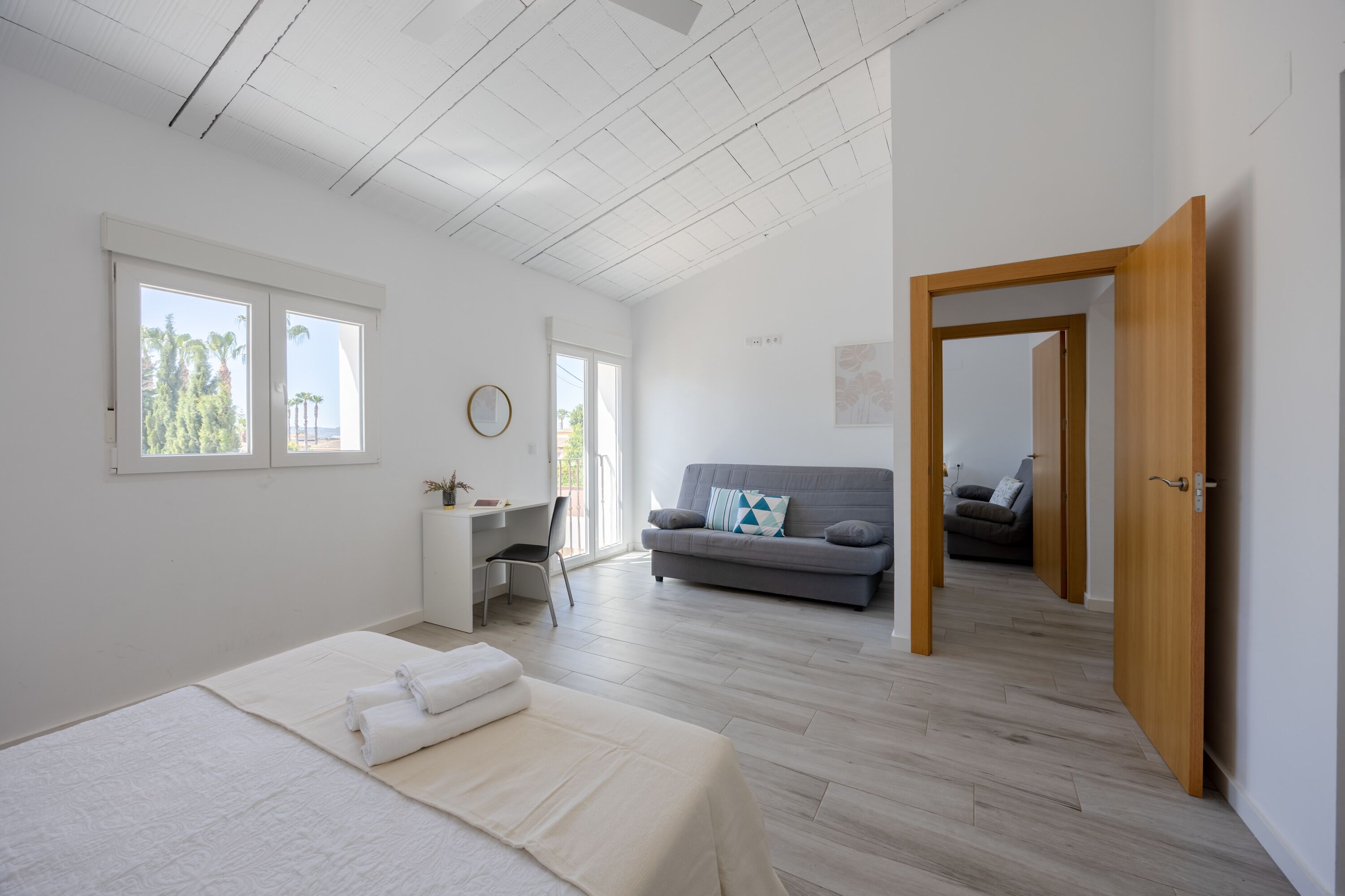 5 chambres, fer et planche à repasser, Wi-Fi, draps fournis
