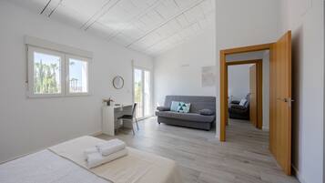 5 chambres, fer et planche à repasser, Wi-Fi, draps fournis