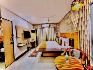 Standard-Doppelzimmer, 1 Doppelbett, Stadtblick | 1 Schlafzimmer, hochwertige Bettwaren, Minibar, individuell eingerichtet
