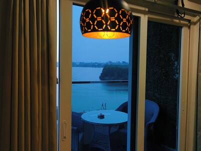 Hotel Lake View Airport Zone