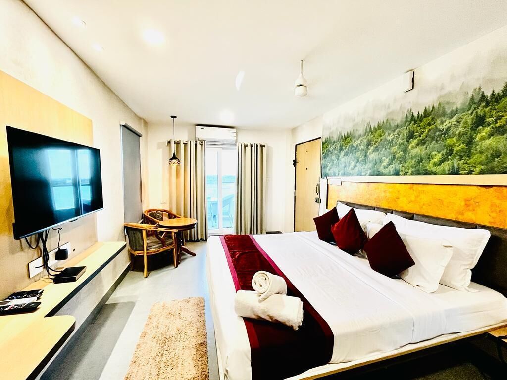 LAKE VIEW ROOM BALCONY | Premium bedding, minibar, individually furnished, desk