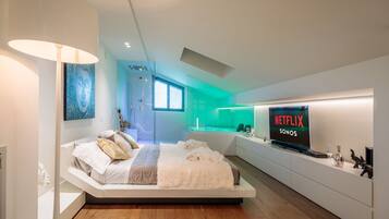 3 bedrooms, iron/ironing board, free WiFi