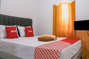 1 bedroom, desk, free WiFi, bed sheets