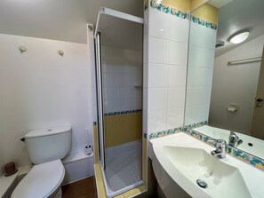 Shower, hair dryer, toilet paper - Appartement T3 Duplex au Pied des Pistes (La Plagne-Tarentaise)
