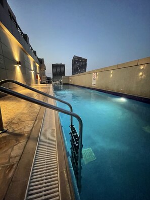 Pool - Golf and Skyline view. Dubai SportCity from 50 USD (Dubai)
