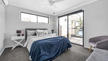 4 bedrooms, free WiFi, bed sheets