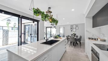 Microwave, oven, stovetop, dishwasher