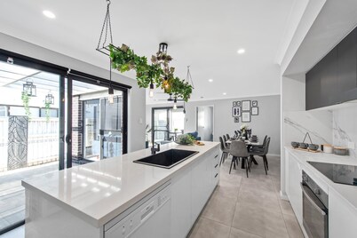 "Modern Family Buccaneer" - Newport Q 4020