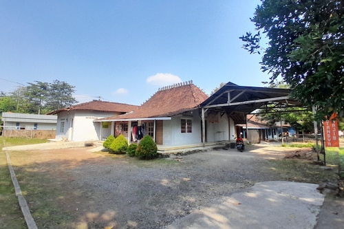 Hotel O Wisma Bani Pandi Syariah