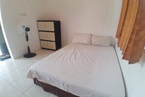 Free WiFi, bed sheets
