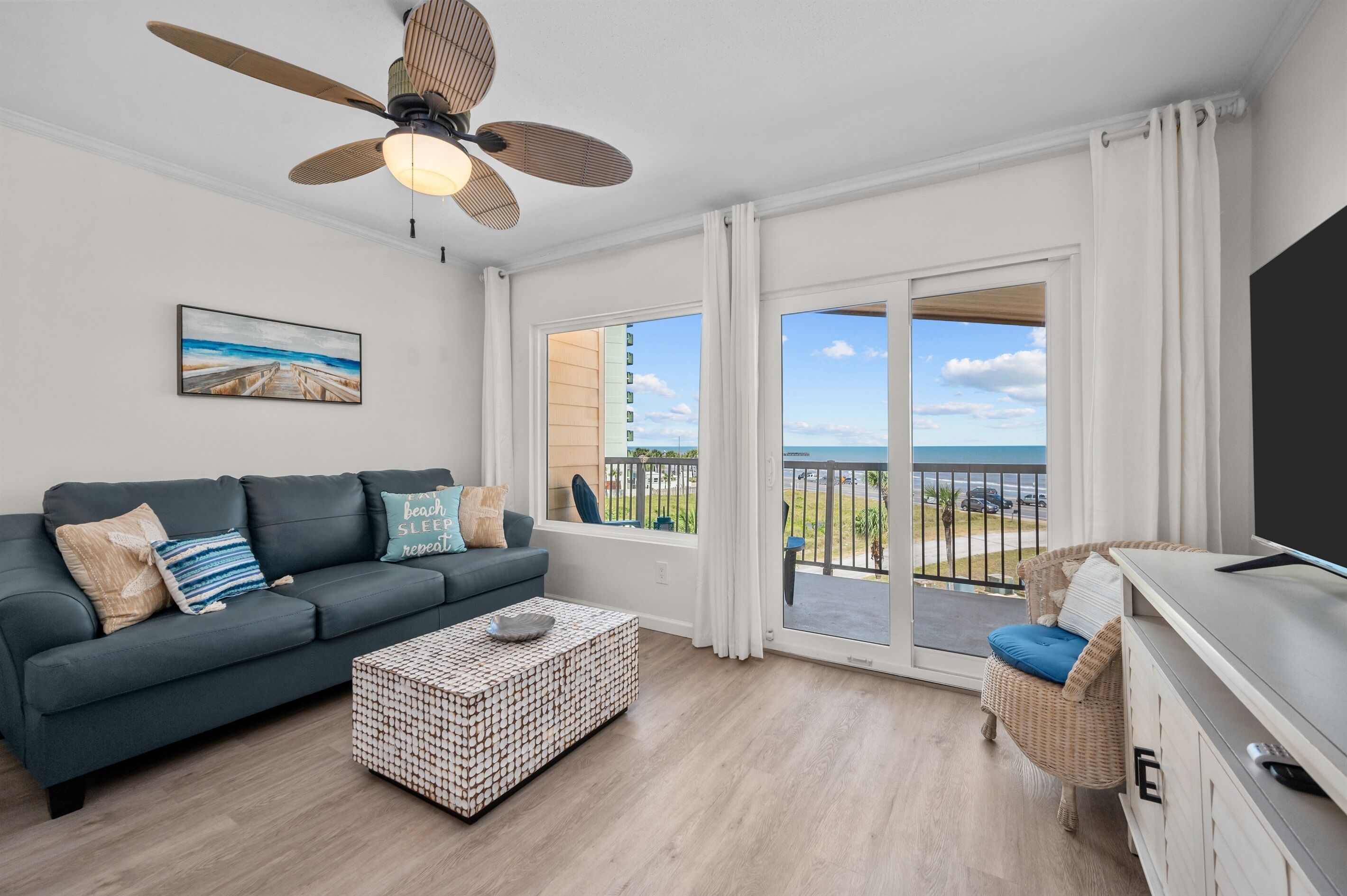 Fantastic Ocean Views, Newly Remodeled, Top Floor!