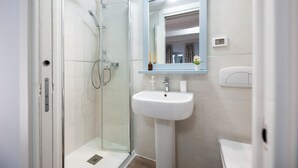 Room, 1 Bedroom, City View | Bathroom - Casa Polo Rovinj Apartments (Rovinj)
