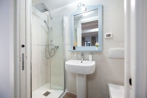 룸, 침실 1개, 시내 전망 | 욕실