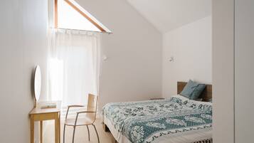 4 chambres, bureau, Wi-Fi, draps fournis
