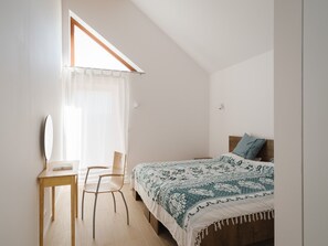 4 chambres, bureau, Wi-Fi, draps fournis