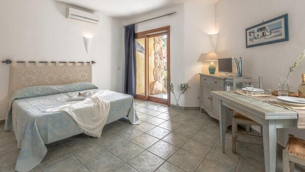 Căn hộ, 1 phòng ngủ, ban công, quang cảnh hồ bơi