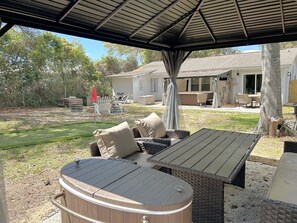 Outdoor dining - 3BR/2BA Home - Walk to Beach/Shops/Dining, Sleeps 8 (Oak Island)