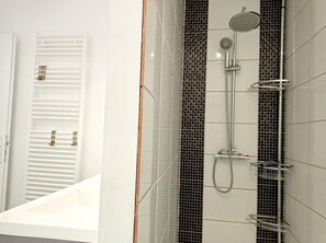 Shower, hair dryer, towels, toilet paper - La Filature, au Calme à 5mins de Gérardmer Centre (Rochesson)