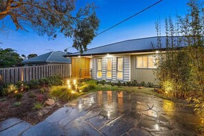 Exterior - Capel Home (House & Guest house) by Ready Set Stay (Capel Sound)