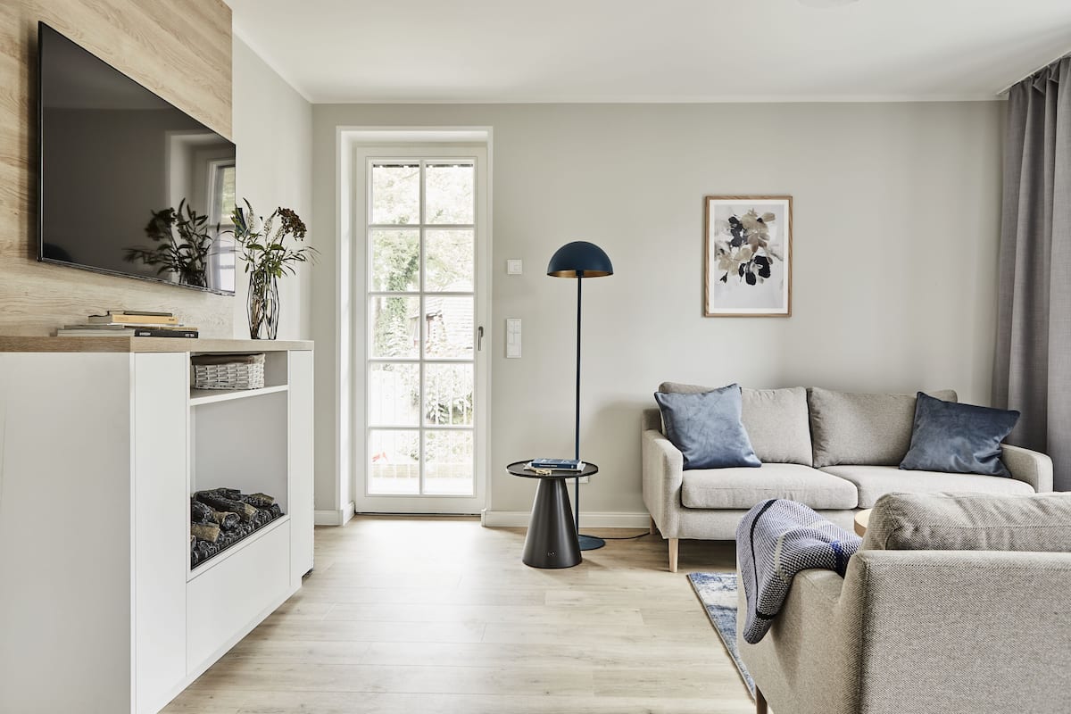 Master Suite with steam bath and balcony | Living area
