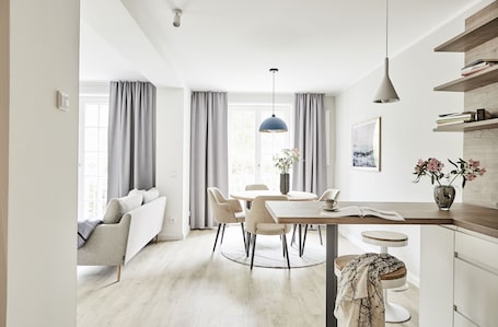Master Suite with steam bath and balcony | Living area