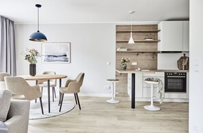 Familjelägenhet | Eget kök | Stort kylskåp, spishäll, vattenkokare och brödrost